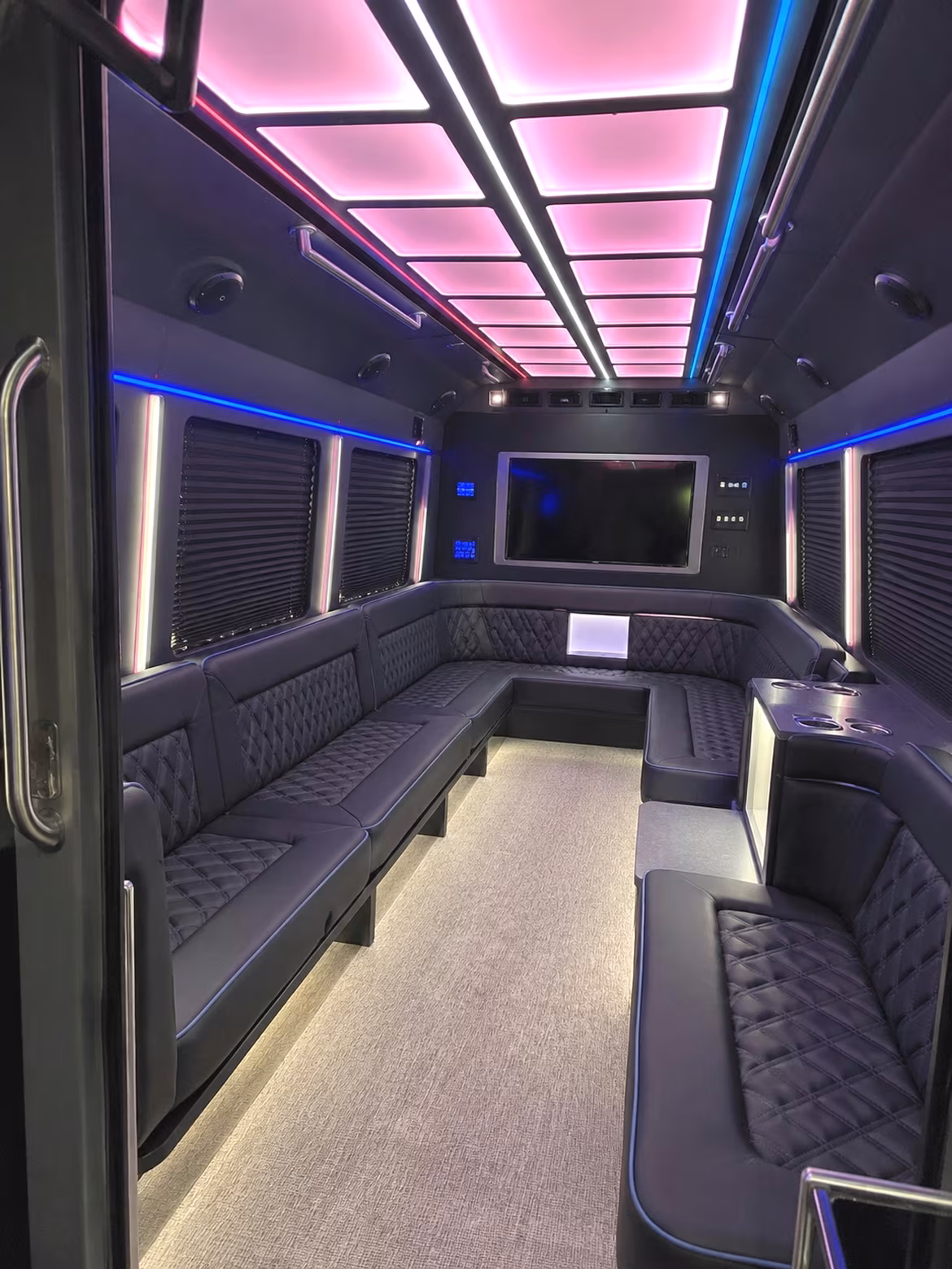 Salem Homecoming & Prom Party Bus Rentals